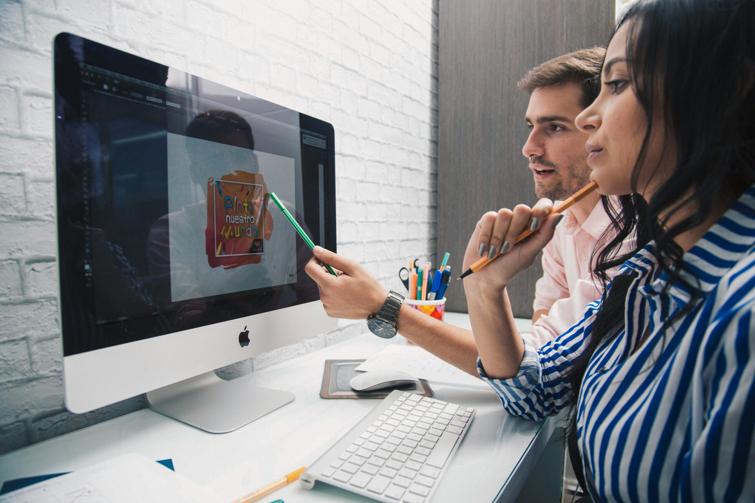 ¿Qué es una identidad visual para una marca? Cómo funciona y cómo crear una